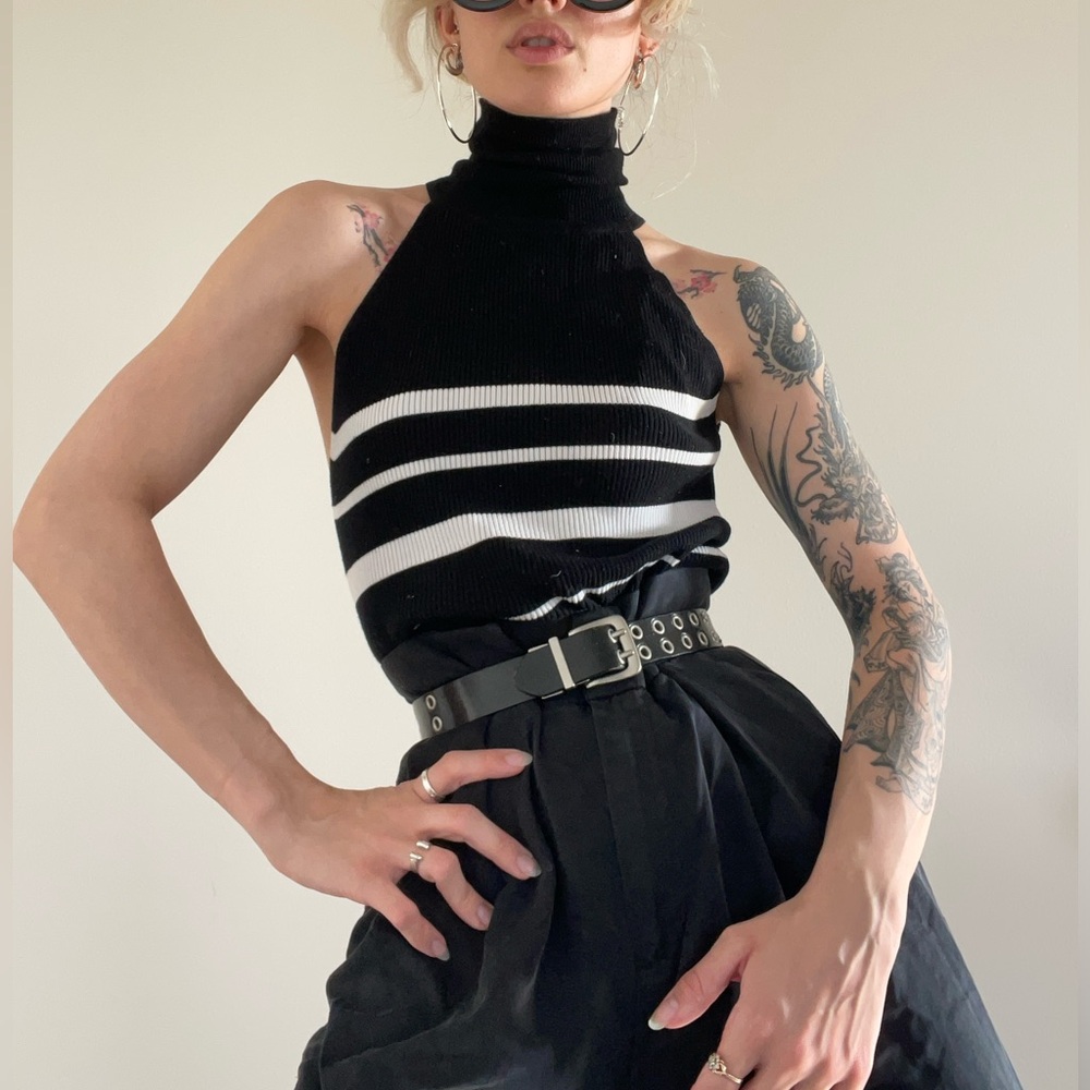 60s inspired striped sleeveless turtle neck knit top